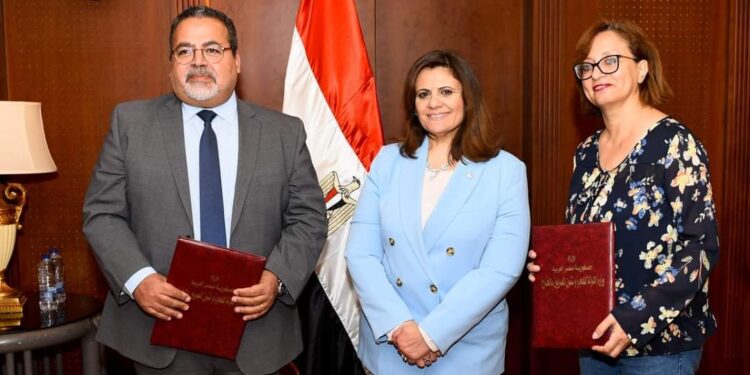 توقيع بروتوكول تعاون مشترك بين وزارة الهجرة ومؤسسة “مصر بلا مرض