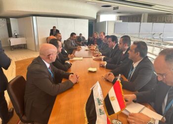 وزير الصحة يعقد لقاء تشاوريا مع نظيره العراقي