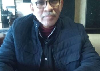 إنّ الحياة وإن طالت بلا فَرْحٍ…