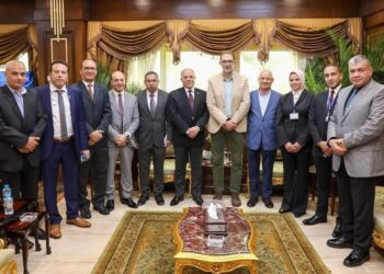 رئيس هيئة سلامة الغذاء يفتتح أول معمل لتكويد العينات