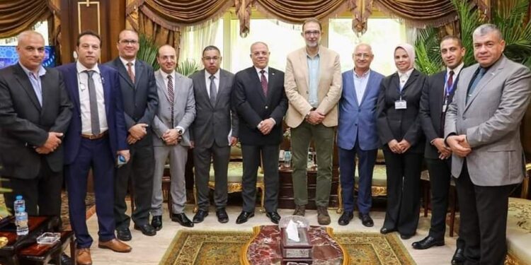 رئيس هيئة سلامة الغذاء يفتتح أول معمل لتكويد العينات