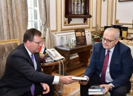 رئيس جامعة القاهرة يبحث سبل التعاون العلمي مع جامعة جورجيا