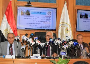 وزير التعليم يستعرض إجراءات الوزارة استعدادًا لامتحانات الثانوية العامة