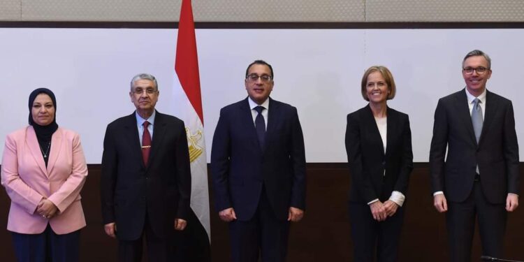 رئيس الوزراء يشهد توقيع مذكرة تصدير الطاقة المتجددة من مصر إلى أوروبا