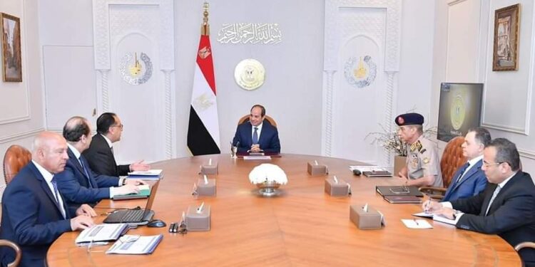 السيسي يتابع إجلاء المواطنين المصريين من السودان الشقيق