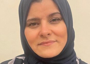 رأتك عيني شمسا مذ لاح فجري …