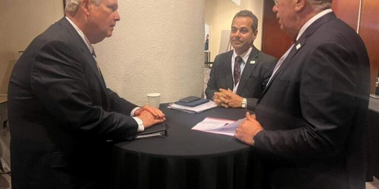 وزير الزراعة يبحث مع نظيره الأمريكي سبل التعاون بين البلدين