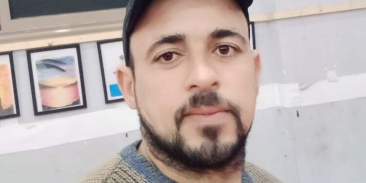 عايش في انتظار …