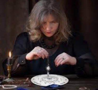 بتقول العرافه …