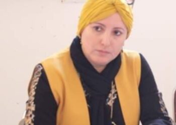 حملت الشمس قنديلي …