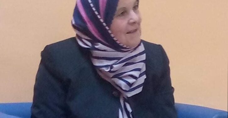 .. كأنّي فراش