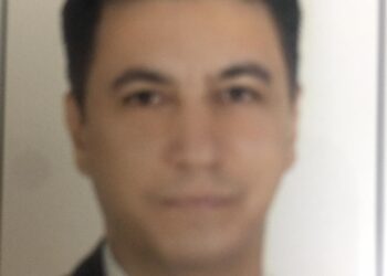 ناقوس الكلمات يدق فوق رأس الغافلين .