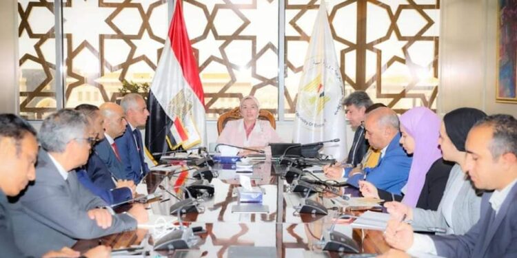 وزيرة البيئة تلتقي عددا من المستثمرين  لتحويل المخلفات إلى طاقة