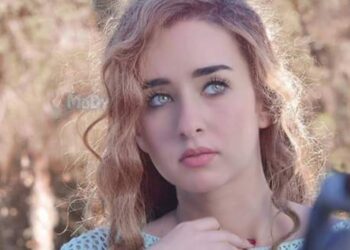 « هى » للشاعر وليد حشمت .