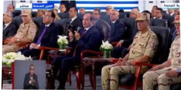 السيسي يوجه الشكر للمساهمين في خروج مجمع مصانع الكوارتز للنور