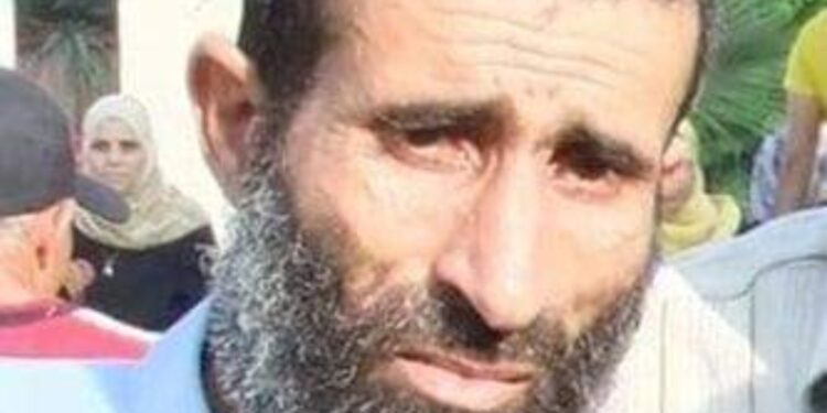 خَمسٌ وسَبعونَ والآهاتُ تَخنُقنا …