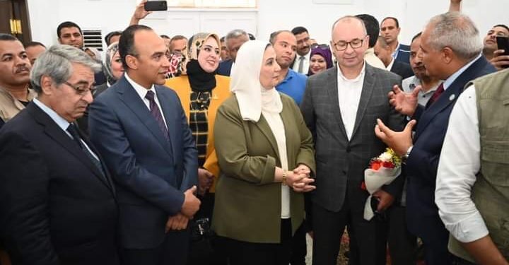 وزيرة التضامن والسفير الكندي يفتتحان قاعة تدريب «الفاو» بالمنيا