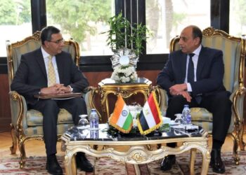 وزير الطيران يلتقي بالسفير الهندي ووفداً من شركة GMR الهندية