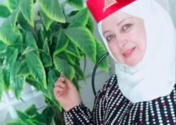 حافية القدمين …