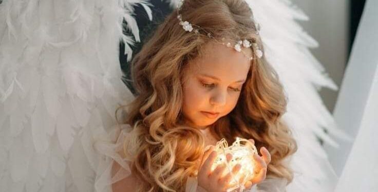 خَلَقَكَ اللَّهُ أنثي …