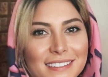 حسناءُ في درب الهوى لاقيتُها …