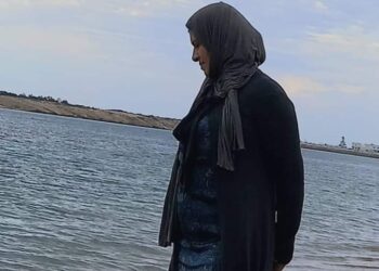 للرّجاء ومضات  كواذب ..