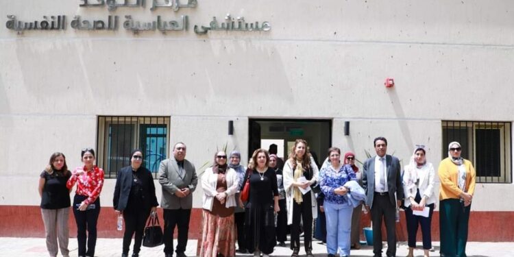 الصحة: وفد القومي لحقوق الإنسان يزور مستشفي العباسية