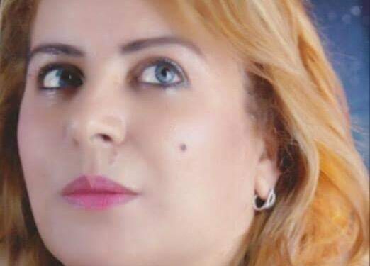 مُتخفّية بالبَوحِ