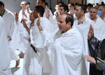 السيسي يؤدى مناسك العمرة بالسعودية
