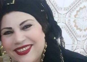 انا شاعر تطوي المسافة احرفي …