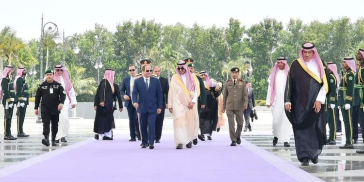 السيسي يشارك في الدورة ٣٢ للقمة العربية بالسعودية …