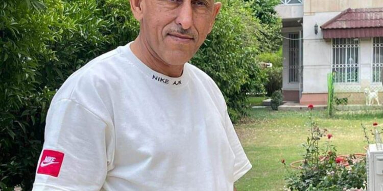 حرّةٌ كالأُباةِ …