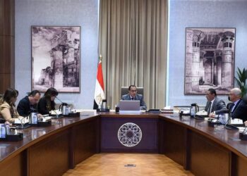 رئيس الوزراء يترأس اجتماع المجلس الإستشاري الإقتصادي