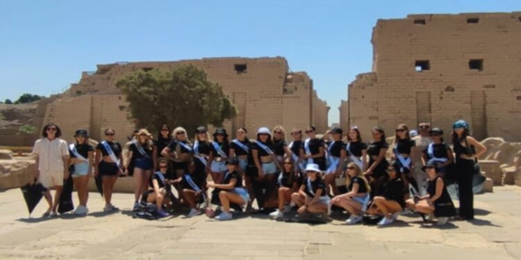 40 من ملكات جمال العالم فى الكرنك