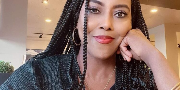 أيها الغريب …