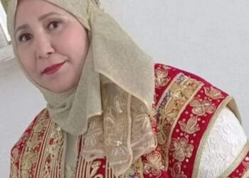 كل القصائد تخرس …