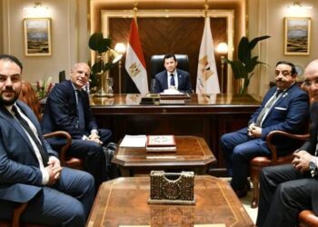 .أشرف صبحى يبحث مع وفد ألمانى سبل التوسع فى الاستثمار