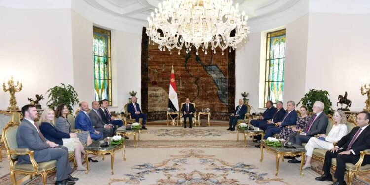 السيسي يستقبل وفدا من مجلس النواب الامريكي