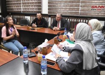 أقرأ حتى ترى نفسك