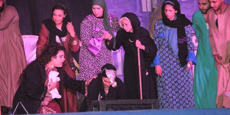 ختام العرض المسرحي “تمر حنة” بثقافة ملوي بالمنيا برئاسة المخرج هشام عطوه …