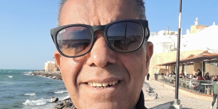 قصيده: لا أرى الا انت