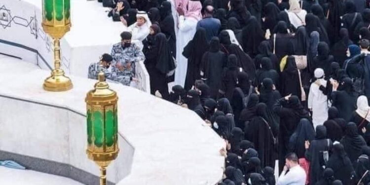 مُؤنسات الحرم المكي