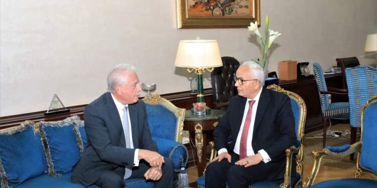 وزير التربية والتعليم يستقبل محافظ جنوب سيناء…