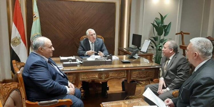وزير الزراعة يتابع مشروعات هيئة التعمير والتنمية الزراعية …