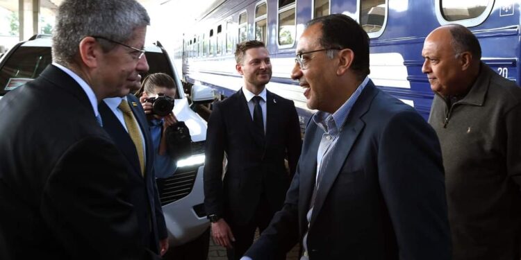 رئيس الوزراء يصل كييف ضمن وفد رؤساء المبادرة الأفريقية المشتركة لتسوية الأزمة الروسية الأوكرانية …