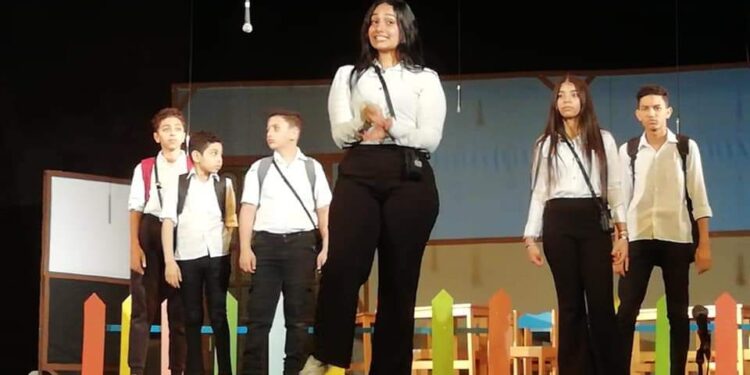 قيم تربوية في عرض “لعبة وحدوتة” للأطفال بقصر ثقافة الأنفوشي