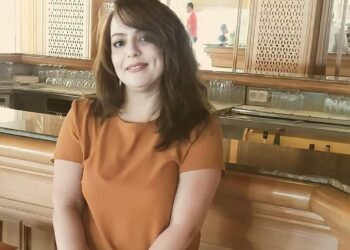 عنوان: الذئْبُ الأزرق …