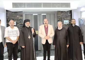 وفد الكنيسة الكاثوليكية يهنئ محافظ أسوان بمناسبة حلول عيد الأضحى