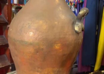 قدرة فول تباع بـ30 ألف جنيه في خان الخليلي.. أعرف القصه