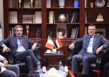 وزير السياحة والآثار يلتقي سفير دولة إيطاليا بالقاهره …